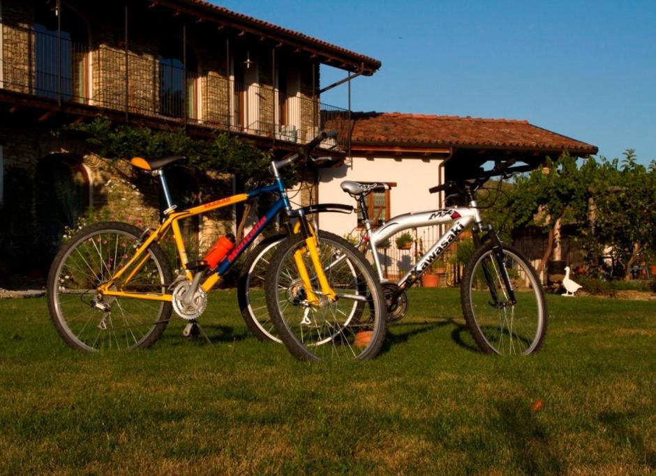 Magiche Langhe Bed & Breakfast Paroldo Ngoại thất bức ảnh